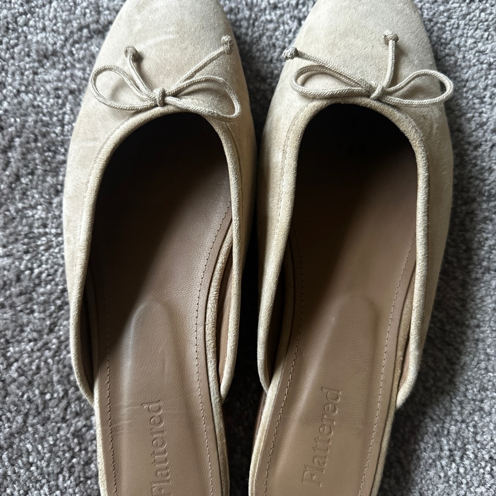 Flattered Malva Suede mule in Sand Size 38